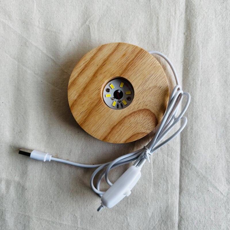 Luminária de Cristal natural com base de madeira LED.