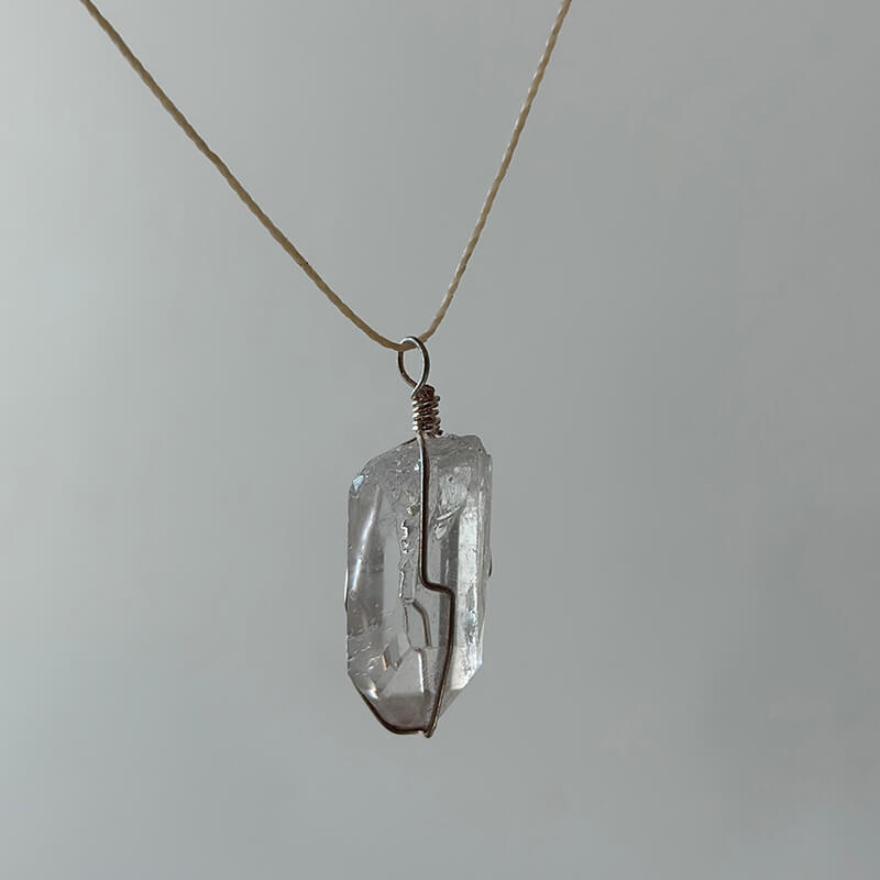 Pingente ponta de Cristal Natural.