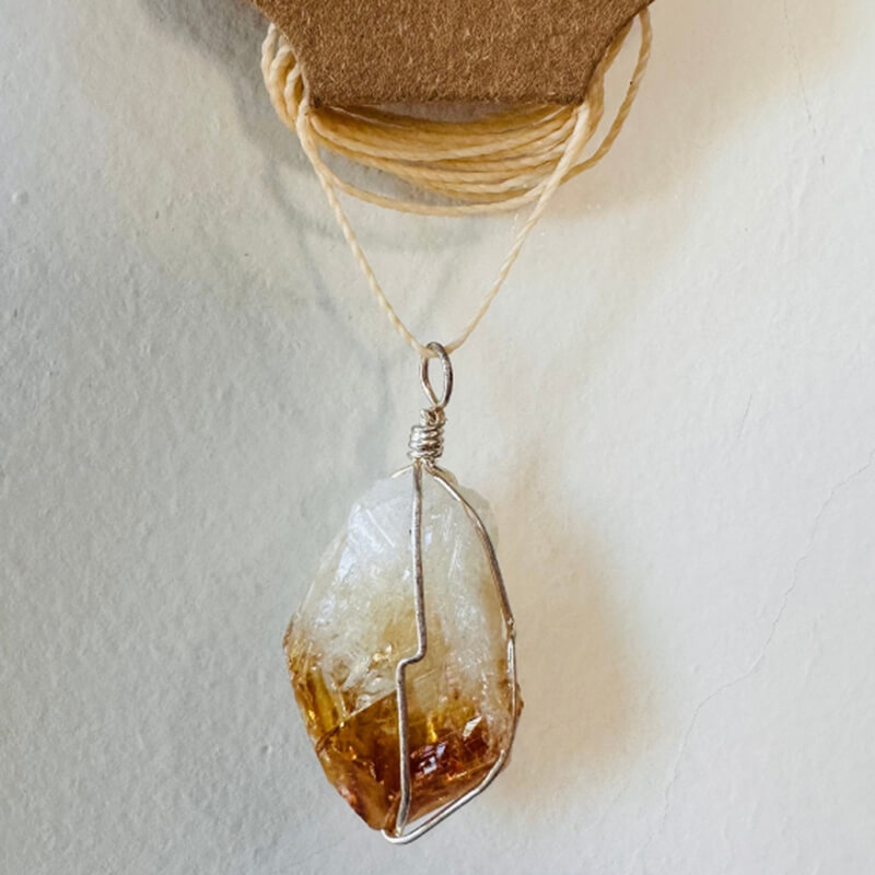 Pingente ponta de Citrino Natural.